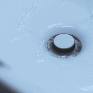 کمپین کولگیت با مشارکت مایکل فلپس برای تشویق به بستن شیر آب حین مسواک زدن